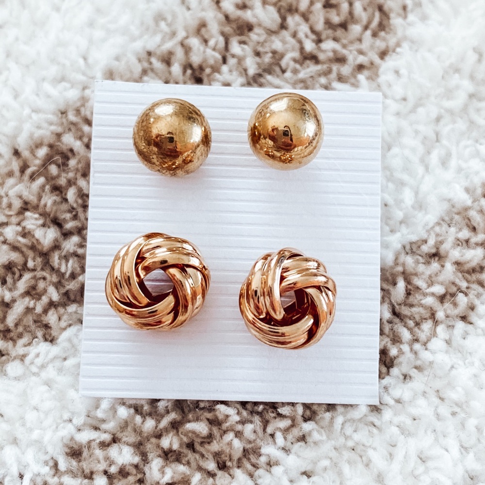 set of 2 gold fashion stud earrings